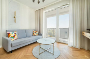 Air Conditioned Apartment in Warsaw with Parking and Bathtub by Noclegi Renters